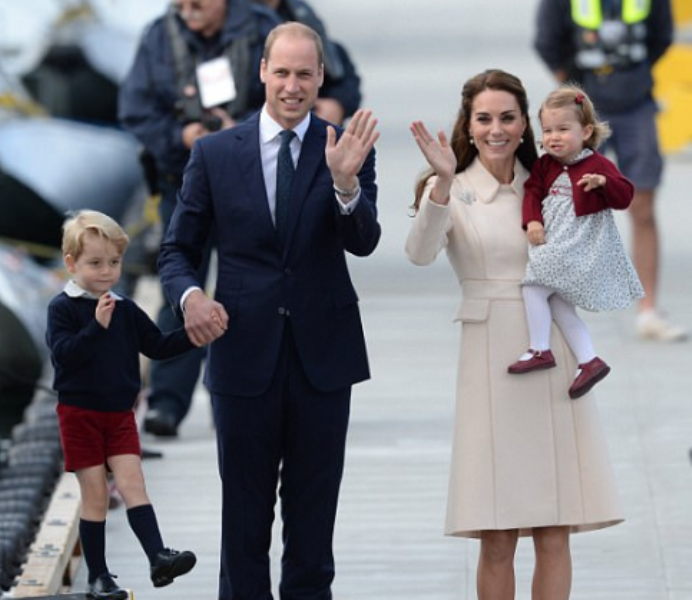 Ο πρίγκιπας Ουίλιαμ παραιτήθηκε από πιλότος και γίνεται full-time μπαμπάς!  - Media