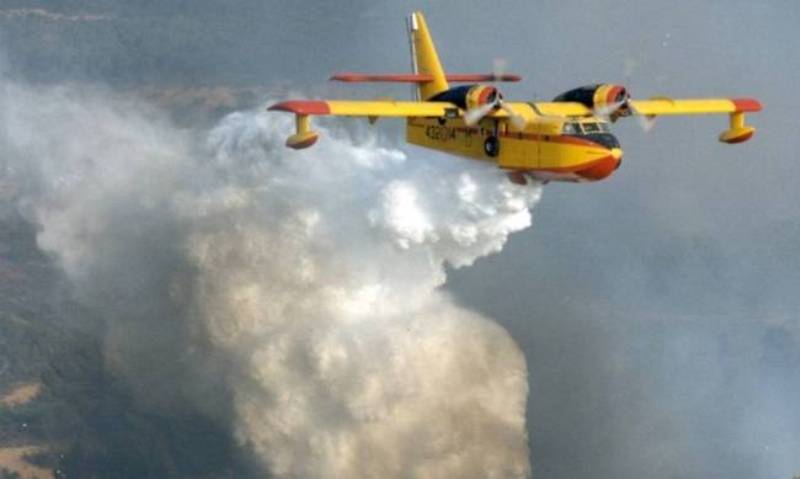 Νύχτα τρόμου στη Ζάκυνθο – Άλλαξε φορά ο άνεμος και η φωτιά «έφυγε» προς τη θάλασσα  - Media