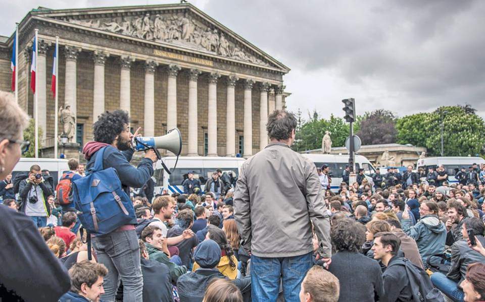 Γαλλία: Άμεσα σε ισχύ τα διατάγματα για τη μεταρρύθμιση του εργατικού κώδικα - Media