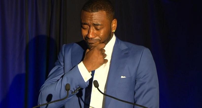 Συγκλόνισε η γεμάτη δάκρυα ομιλία του Τζον Γουόλ για τη μητέρα του (Video) - Media