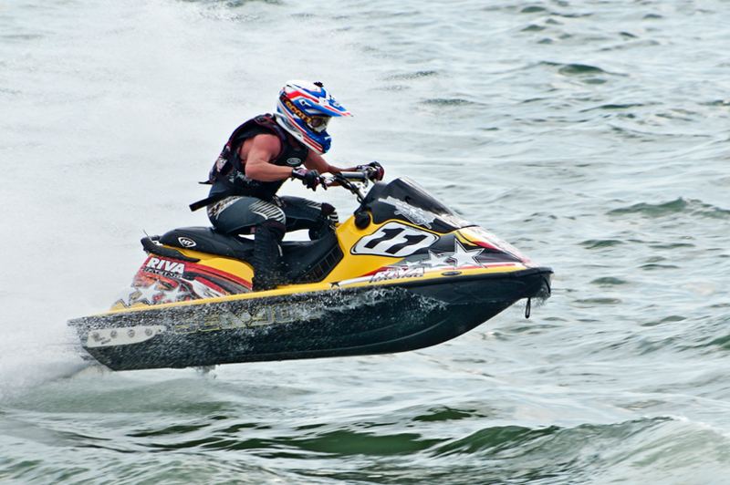 Αδέρφια από την Τουρκία ήρθαν παράνομα με jet ski για να ληστέψουν τράπεζα - Media