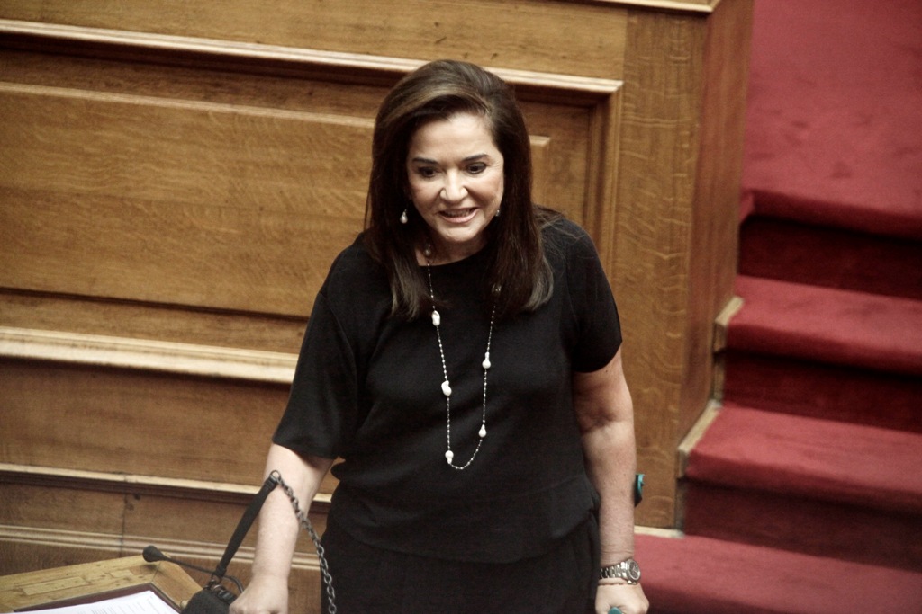 Μπακογιάννη σε Παπαδημητρίου και Τσακαλώτο: Υπάρχει σχέδιο της κυβέρνησης που θα ανατρέψει το αρνητικό κλίμα στην αγορά; - Media