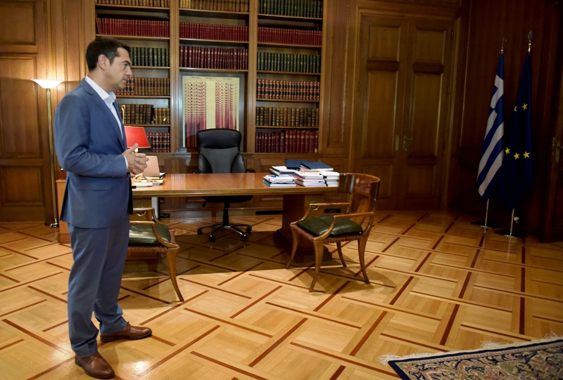 Συνάντηση Τσίπρα με τραπεζίτες: Η οικονομία βελτιώνεται - Media