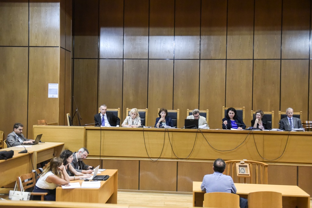 Καθηγητής του Πανεπιστημίου Αθηνών στη δίκη της ΧΑ: Είναι κόμμα πολιτοφυλακή! - Media