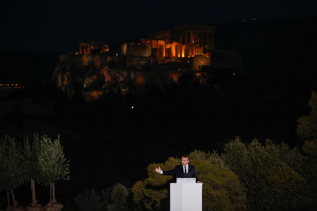 Αυστριακός Τύπος: Ο Μακρόν καλεί σε ευρωπαϊκές επενδύσεις στην Ελλάδα - Media