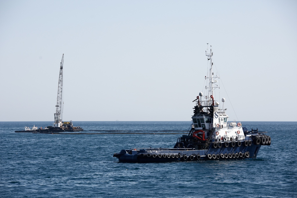 Μετά το φιάσκο, άλλο δεξαμενόπλοιο στον Σαρωνικό για απάντληση καυσίμων - Media