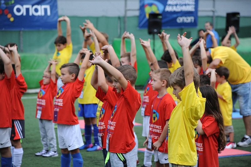 Μαλλιά κουβάρια στον «Αδύναμο Κρίκο» της Κύπρου για μια… «χυδαία» ερώτηση – Αρπάχτηκε παίκτης με τον παρουσιαστή (Video)   - Media