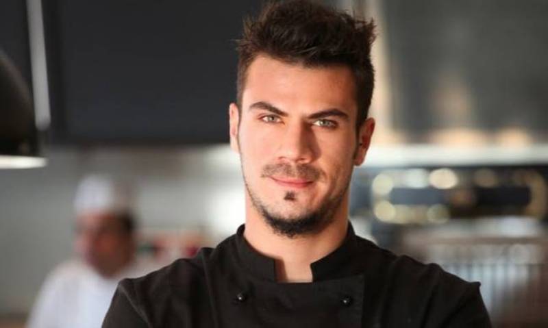 Σε αμερικανική ταξιδιωτική εκπομπή ο Άκης Πετρετζίκης! - Media