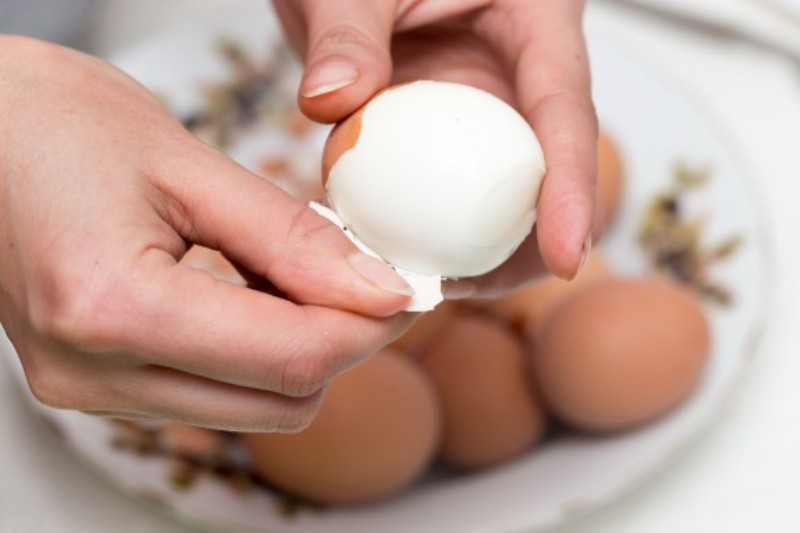 Πώς θα καταλάβετε αν ένα αβγό είναι χαλασμένο χωρίς να το σπάσετε - Media