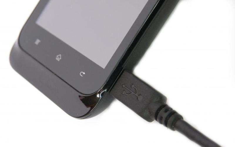 Κι όμως, το κάνεις λάθος: Γιατί δεν πρέπει να φορτίζουμε το κινητό μας το βράδυ - Media