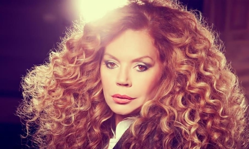 Η Ελένη Δήμου ποζάρει με μαγιό στα 63 της χρόνια (Photo) - Media