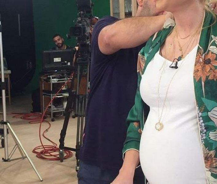 Τρελά νούμερα στην πρεμιέρα της έκανε η έγκυος παρουσιάστρια του Alpha  - Media