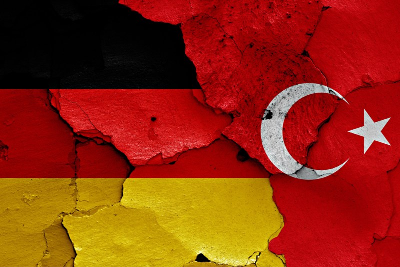 Ειρωνική αντίδραση του Βερολίνου στη ταξιδιωτική οδηγία της Τουρκίας: Μόνο να χαμογελάσουμε μπορούμε... - Media