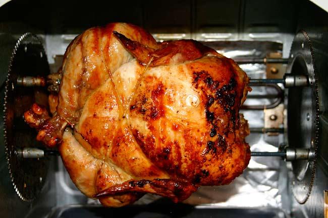 Το κοτόπουλο που δεν... θέλει να πεθάνει: Αν και ακέφαλο, ζει και υιοθετήθηκε από καλόγερους (Photos, Video, σκληρές εικόνες) - Media
