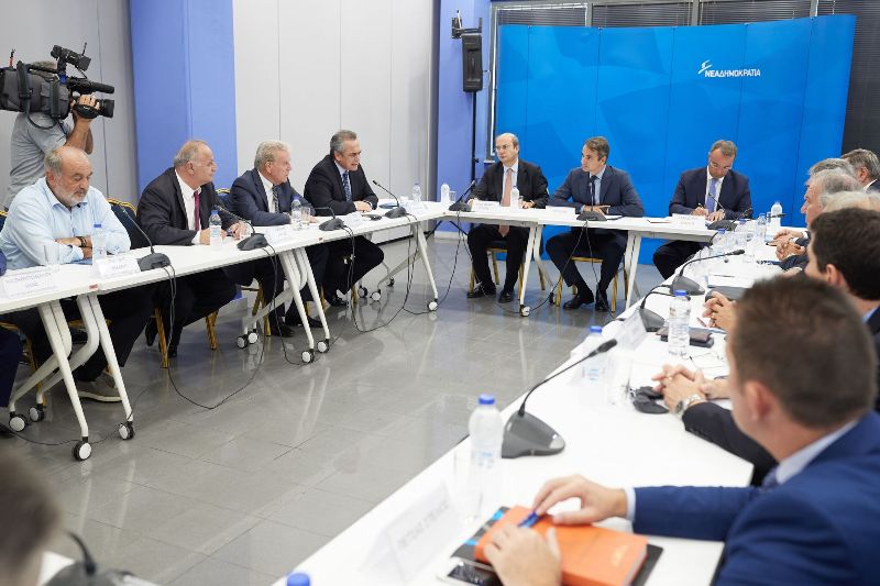 Μητσοτάκης: Τσίπρας-Καμμένος πάνε σφιχταγκαλιασμένοι στον βυθό της πολιτικής - Media