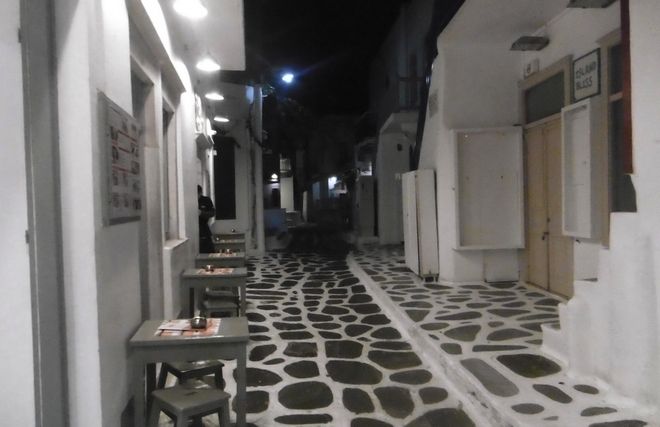 Μύκονος: Συμμορία διαρρηκτών «ξάφρισε» πλούσιους Άραβες - Media