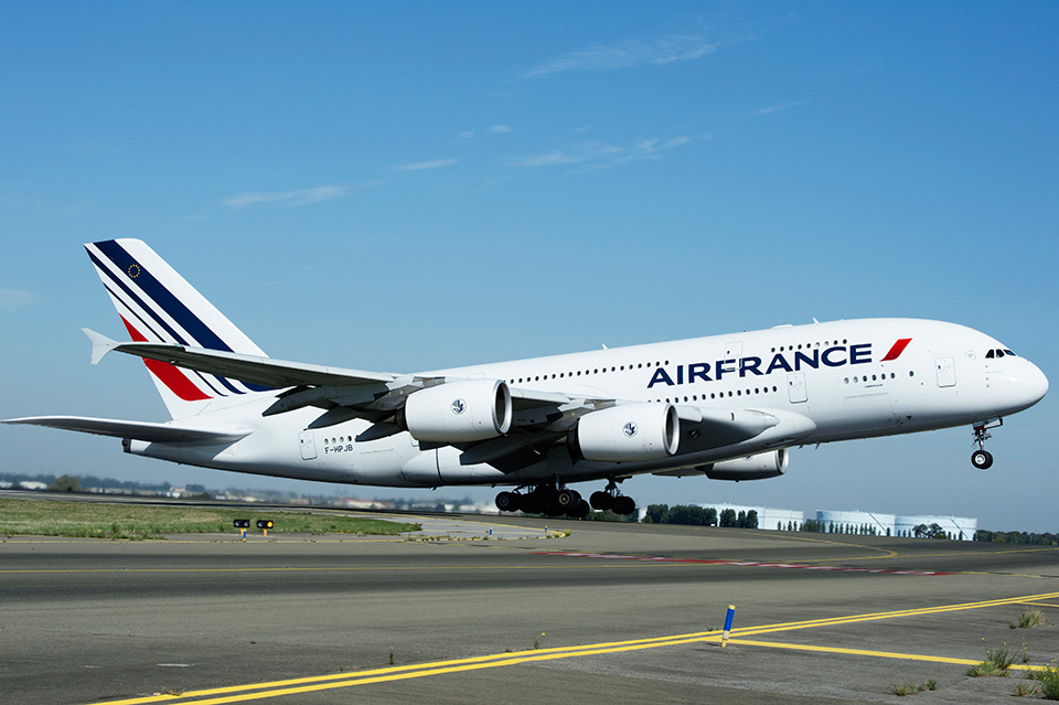 Αναγκαστική προσγείωση σε αεροσκάφος της Air France - Media