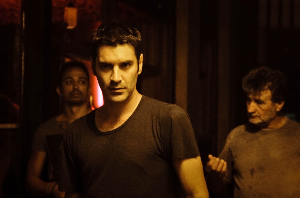 Χριστόφορος Παπακαλιάτης: Αγκαλιά με την… (Photo) - Media