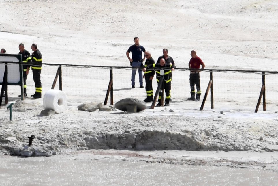 Ο κρατήρας «του θανάτου» στην Ιταλία: Νεκροί ζευγάρι και ο γιος τους - Media