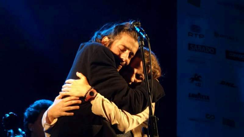 «Λύγισε» στη σκηνή ο Salvador Sobral-Η εμφάνισή του ενώ περιμένει μόσχευμα καρδιάς - Media