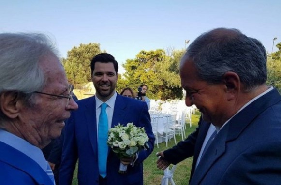 Επανεμφάνιση Καραμανλή σε ...γαλαζοπράσινο γάμο (Photos) - Media