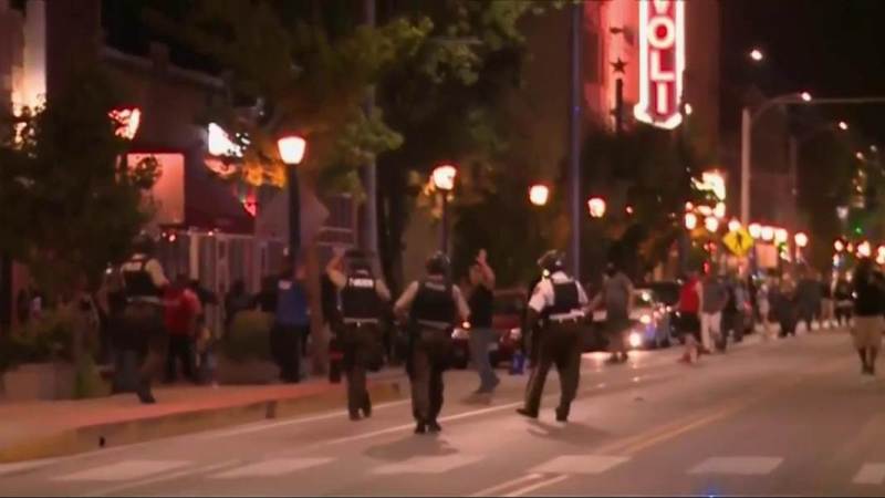 Νέα επεισοδιακή νύχτα στο Σεντ Λούις - Media