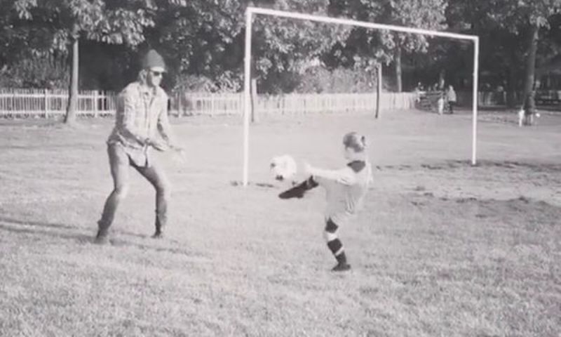 Η 6χρονη κόρη του Μπέκαμ «παραδίδει» μαθήματα… ποδοσφαίρου! (Video) - Media