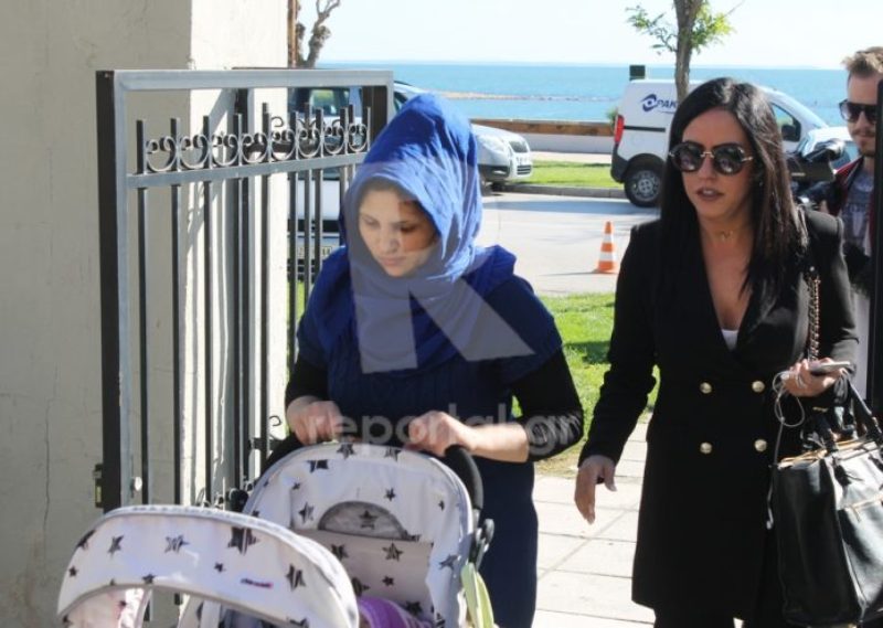 Ξεσπά η σύζυγος του «τζιχαντιστή»: Κρατάτε τον μοναδικό δικό μου άνθρωπο στην Ελλάδα (Video) - Media