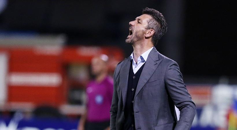 «Τι κάνετε ρε; Πάτε καλά; Ντροπή!» - Άγρια κατσάδα από Ουζουνίδη στους παίκτες του - Media