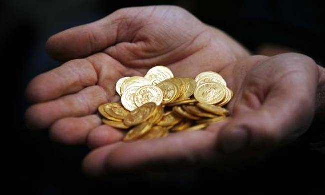 Έτσι εξαπάτησαν 85χρονη και της άρπαξαν τις λίρες - Πως την έπεισαν να βγάλει τα λεφτά έξω από το σπίτι σε χωριό του δήμου Κιλελέρ - Media