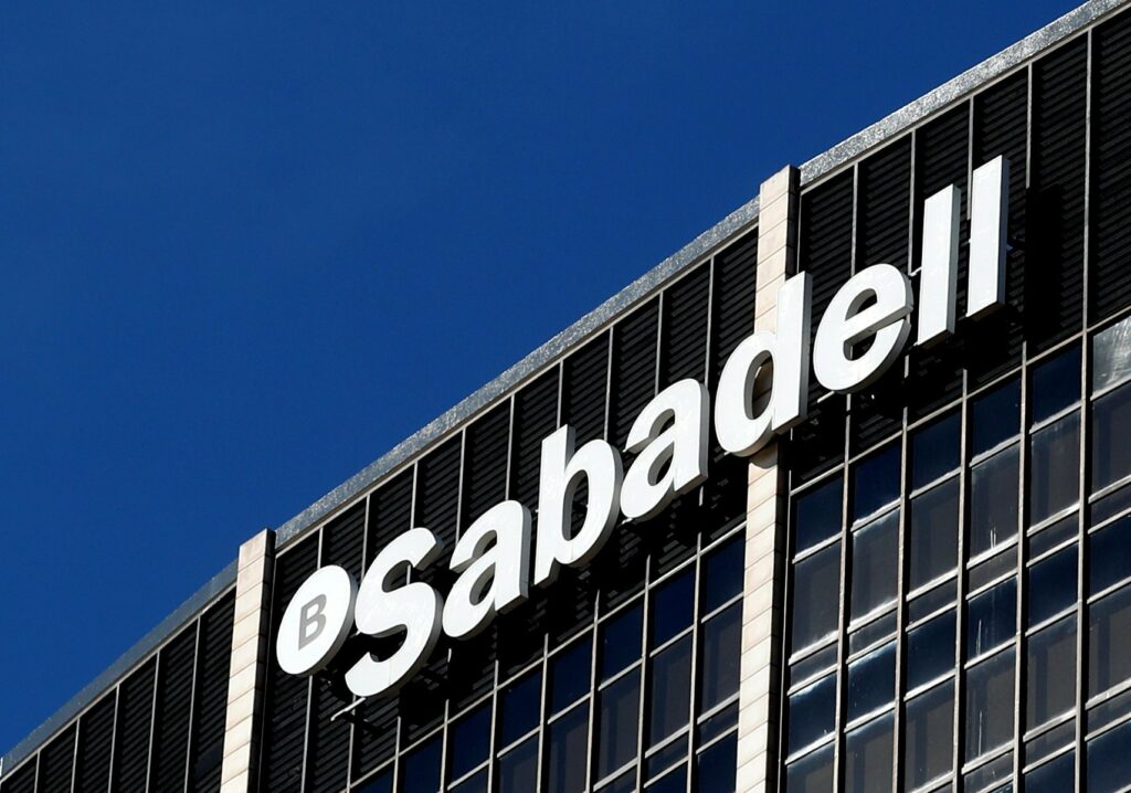 Απομακρύνει την έδρα της από την Καταλονία η τράπεζα Sabadell - Media