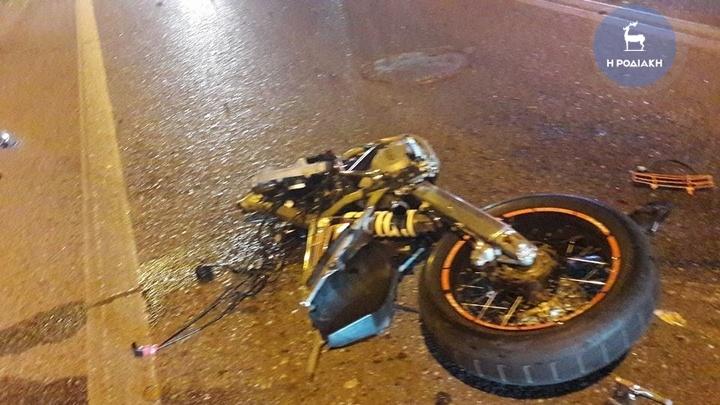 Τραγωδία στη Ρόδο: Μοτοσικλέτα «σφήνωσε» σε ΙΧ – 1 νεκρός και 1 τραυματίας (Photos) - Media