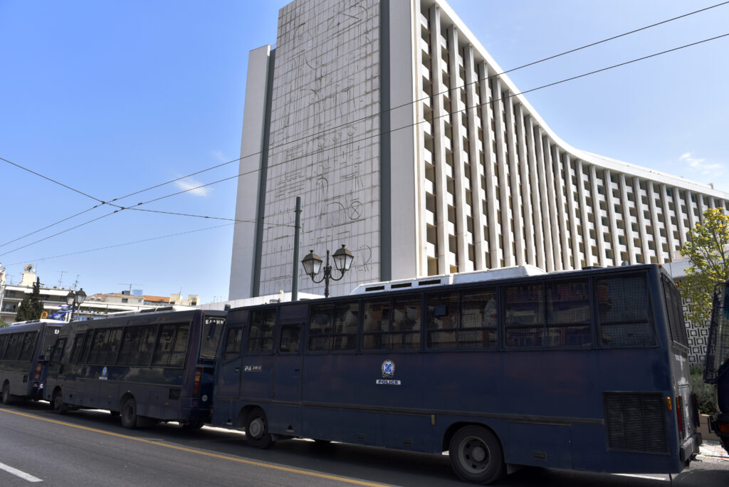 Συμφωνία με τους θεσμούς για τα πλεονάσματα του 2017 και του 2018 - Media