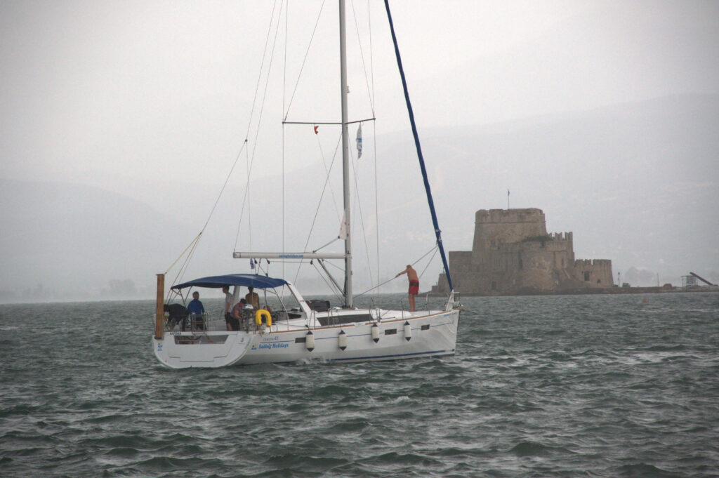 Νεφώσεις και βροχές την Παρασκευή - Media