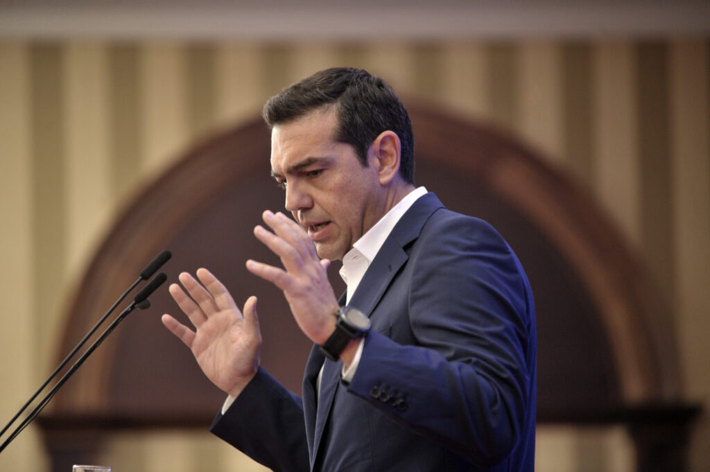 Επιχείρηση «γοητείας» Τσίπρα σε όλα τα ακροατήρια, «πρέσινγκ» στην κεντροαριστερά - Media