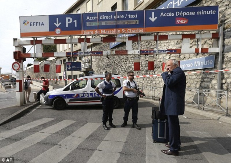 Μασσαλία: Δύο νεκροί από επίθεση με μαχαίρι σε σιδηροδρομικό σταθμό  - Media
