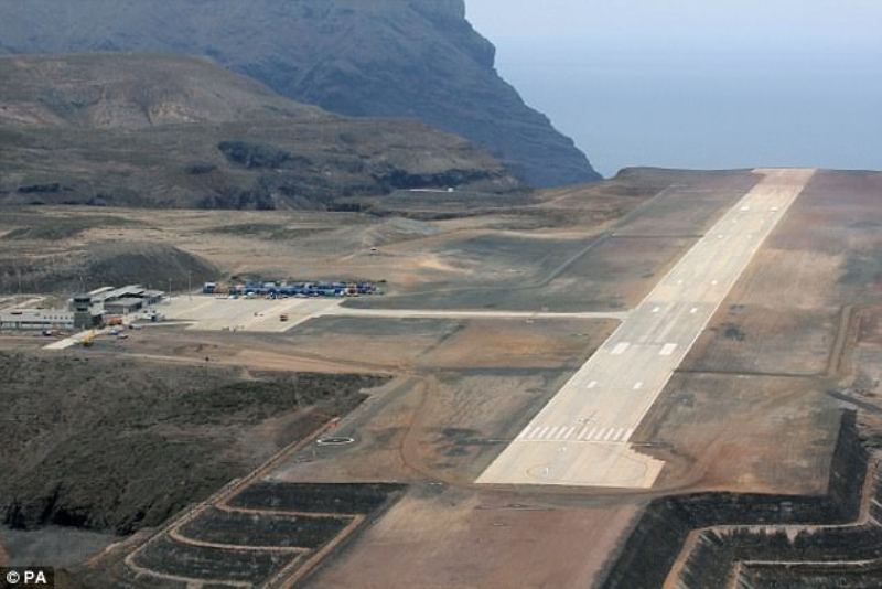 Δάκρυα χαράς για το «πιο άχρηστο αεροδρόμιο του κόσμου» (Photos) - Media