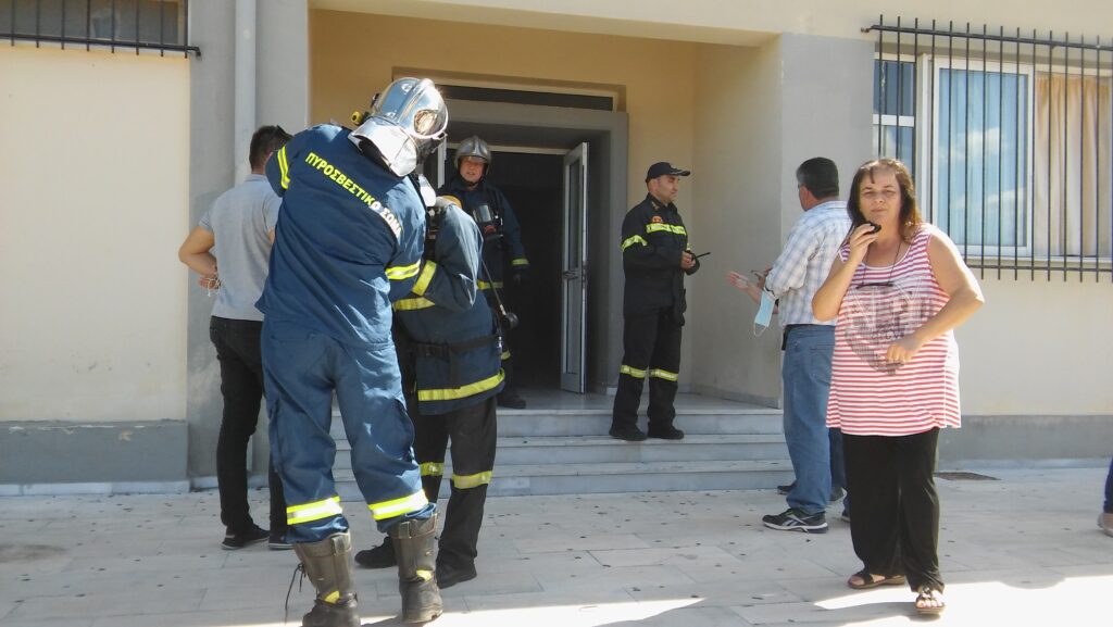 Πανικός σε σχολείο στα Χανιά: Ξέσπασε φωτιά εν ώρα μαθήματος (Photos) - Media