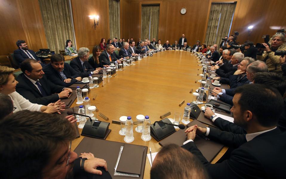 Κυβέρνηση σε Ιερά Σύνοδο: Σεβαστές οι απόψεις της Εκκλησίας αλλά... - Media