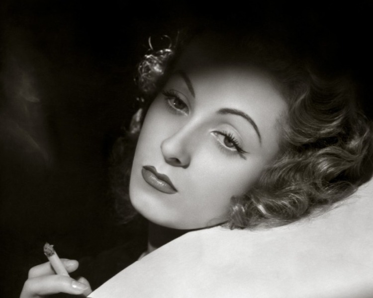 Πέθανε η Ντανιέλ Νταριέ, η γυναίκα-θρύλος του γαλλικού σινεμά (Photos) - Media