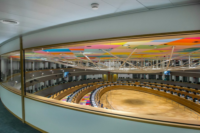 Κάτι τρέχει με το κτίριο Europa: Νέα εκκένωση λόγω αναθυμιάσεων - Τι θα γίνει με τη Σύνοδο Κορυφής - Media