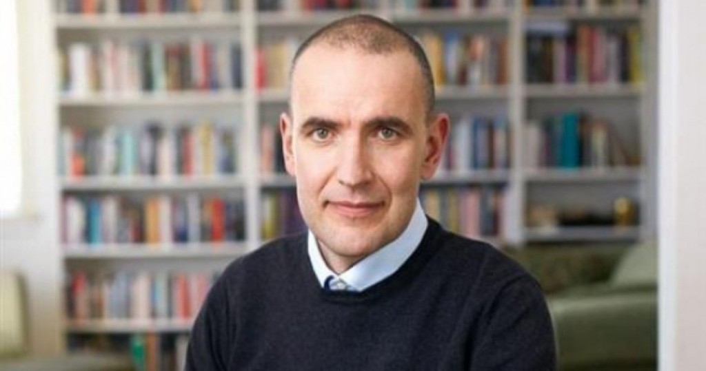 Δεν πρόσεχε ο πρόεδρος της Ισλανδίας – Τσουρουφλίστηκε και έσπασε τη μύτη του - Media