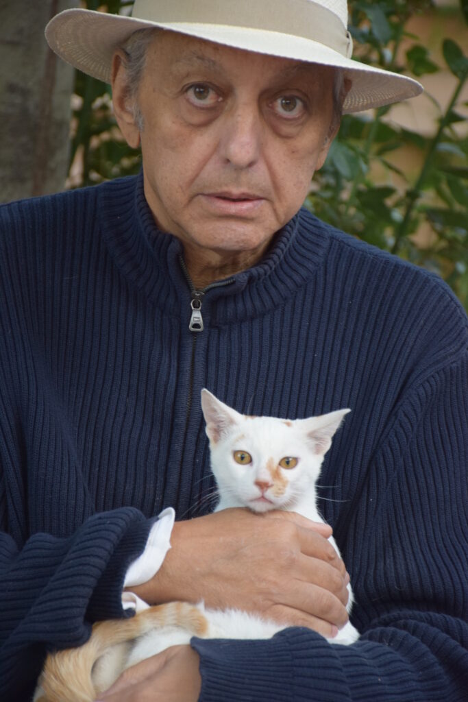 «Σκληρά λουλούδια» του Κακουλίδη στο Ίδρυμα Μιχ. Κακογιάννης - Media