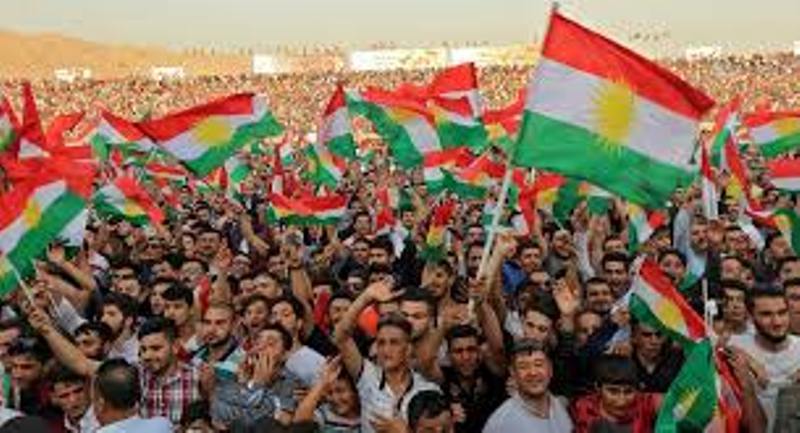 Εισβολή διαδηλωτών στο κοινοβούλιο του Κουρδιστάν μετά την απόφαση παραίτησης Μπαρζανί  - Media