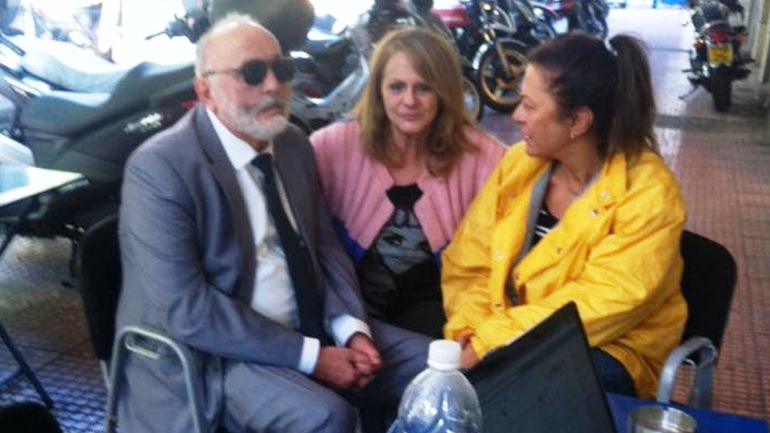 Τις δημοσιογράφους - απεργούς πείνας έξω από την ΕΣΗΕΑ επισκέφθηκε ο Π. Κουρουμπλής - Media