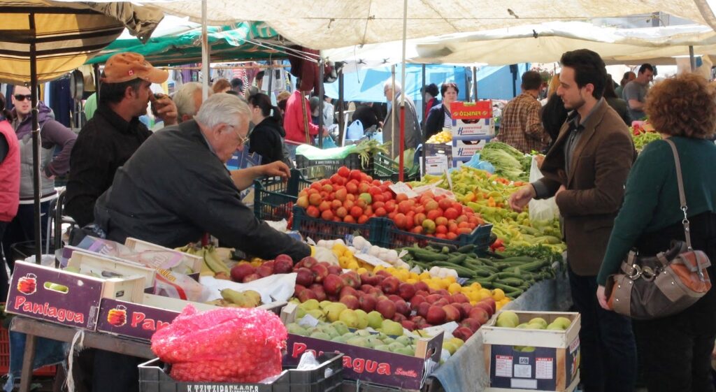 Κορωνοϊός: Κλείσιμο των λαϊκών αγορών εξετάζει η Περιφέρεια Αττικής - Media