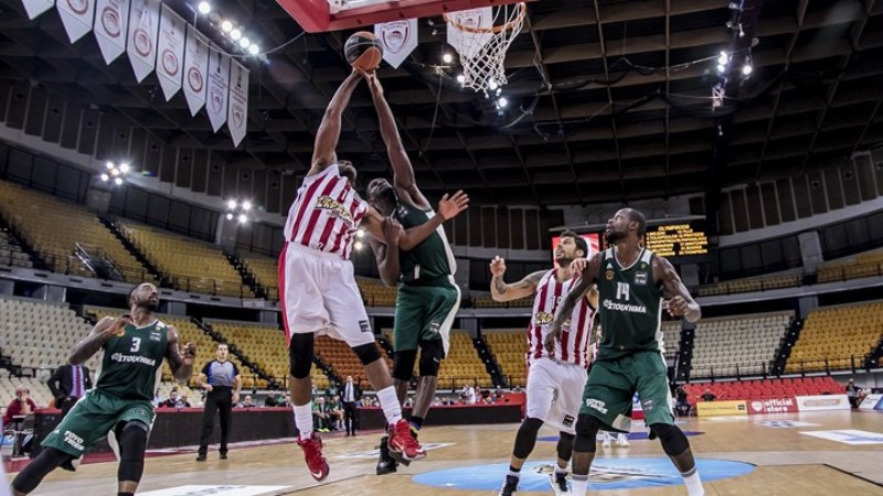 Με το δεξί ο Παναθηναϊκός - Νίκησε 68-71 τον Ολυμπιακό στο άδειο ΣΕΦ - Media