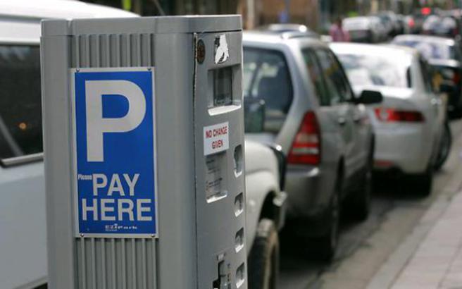 Λουκέτο σε παράνομο πάρκινγκ στο Μαρούσι - Media