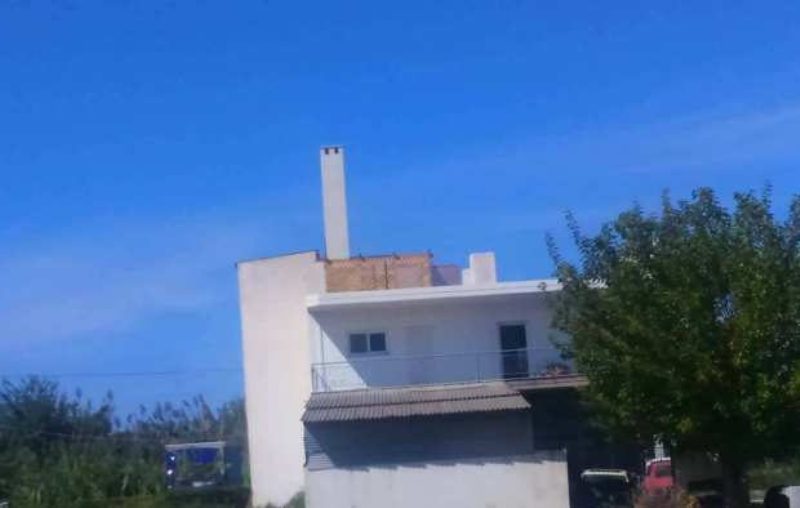 Πάτρα: Άγνωστοι έκαψαν κεραία κινητής τηλεφωνίας σε ταράτσα σπιτιού - Media