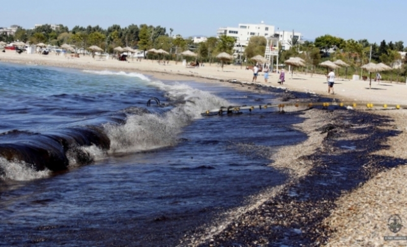 Καθηγητής πνευμονολογίας προειδοποιεί για την πετρελαιοκηλίδα: Πιθανές ακόμη και τερατογόνες επιδράσεις  - Media